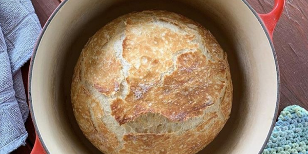 Maak je eigen brood in een gietijzeren pan!